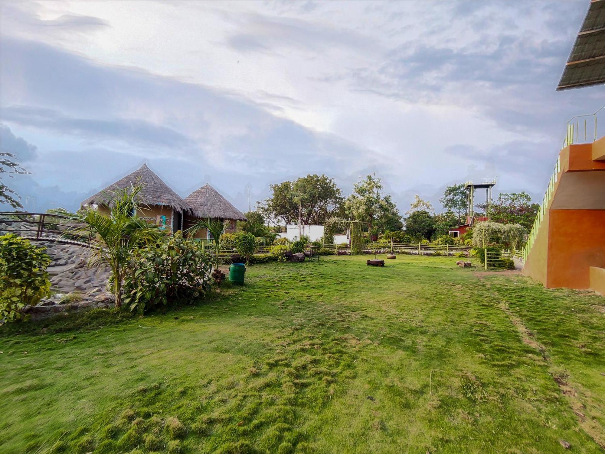 Van Vagdo Resort Rajpipla Bagian luar foto