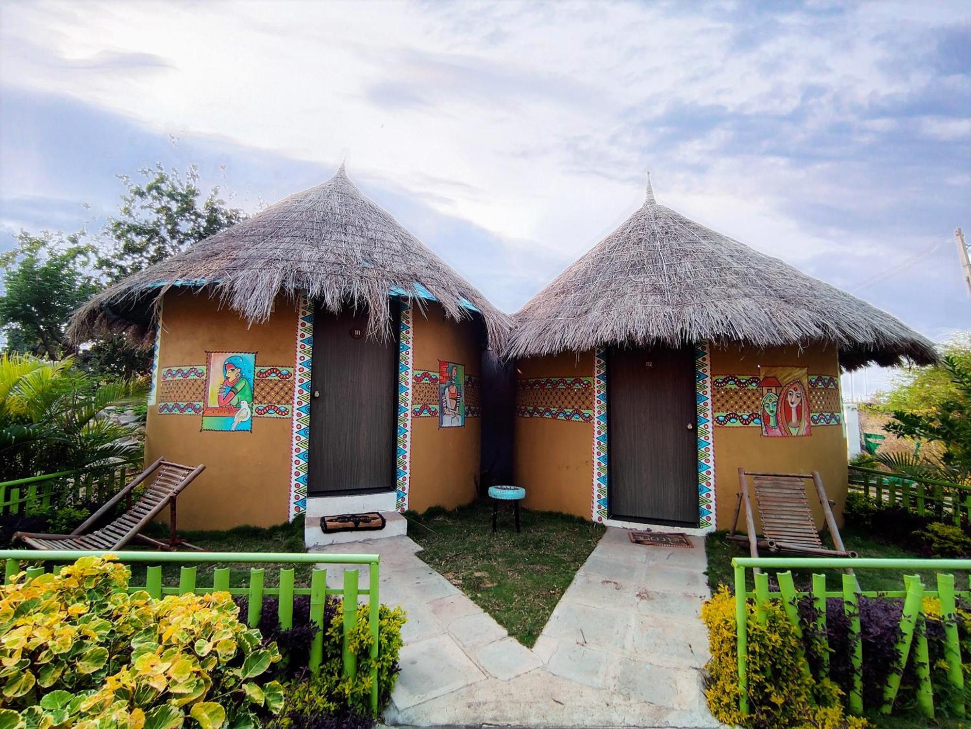 Van Vagdo Resort Rajpipla Bagian luar foto