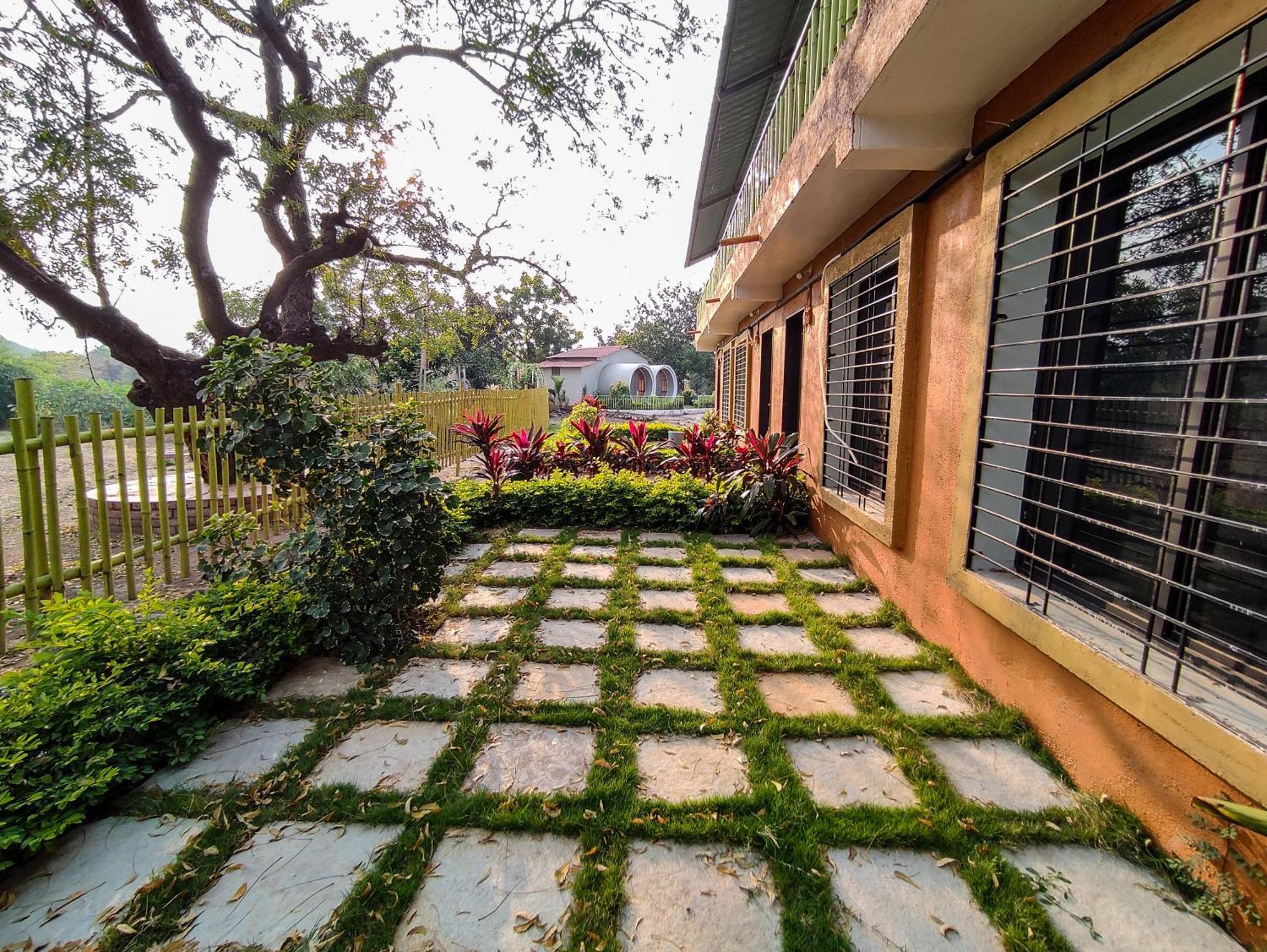 Van Vagdo Resort Rajpipla Bagian luar foto