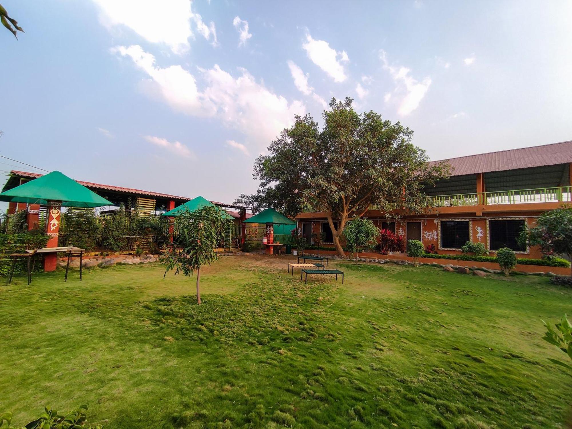 Van Vagdo Resort Rajpipla Bagian luar foto