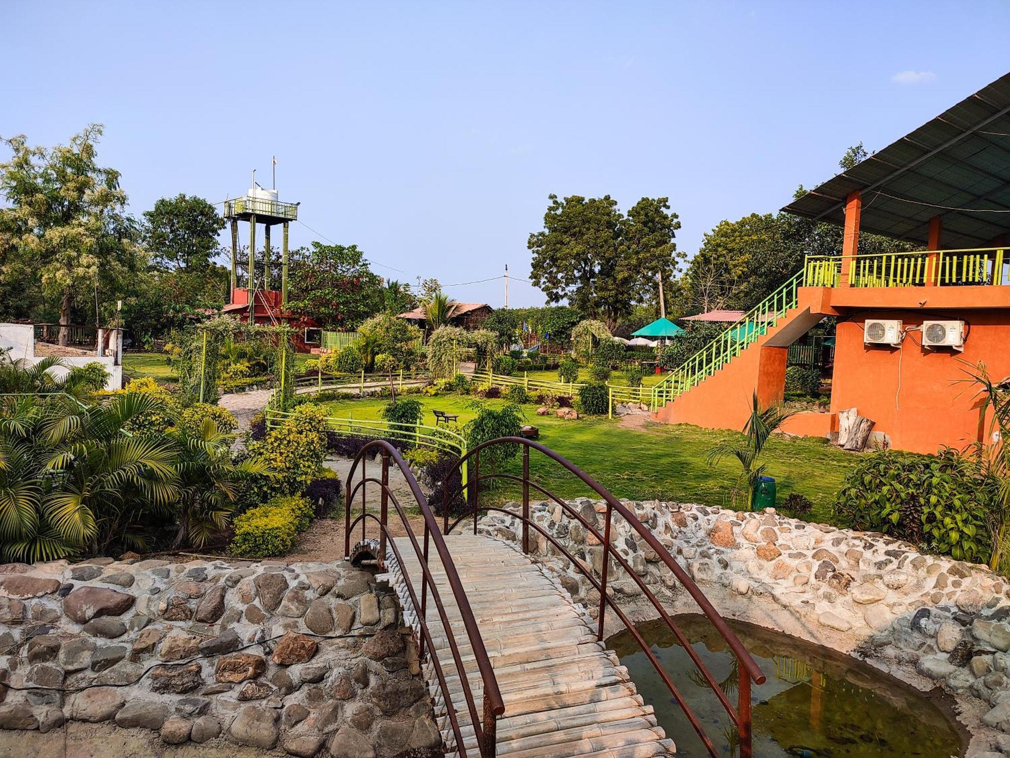Van Vagdo Resort Rajpipla Bagian luar foto