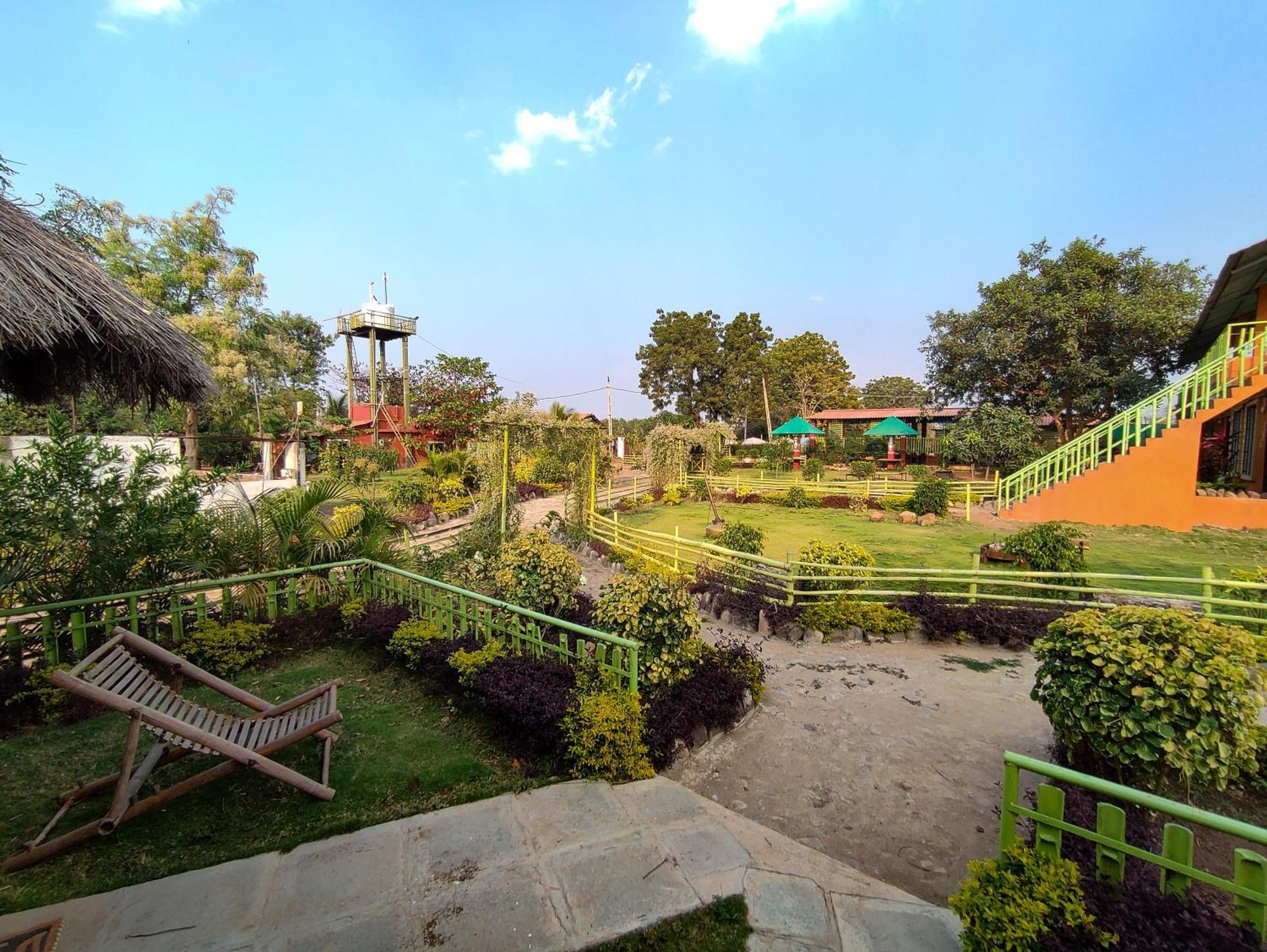 Van Vagdo Resort Rajpipla Bagian luar foto