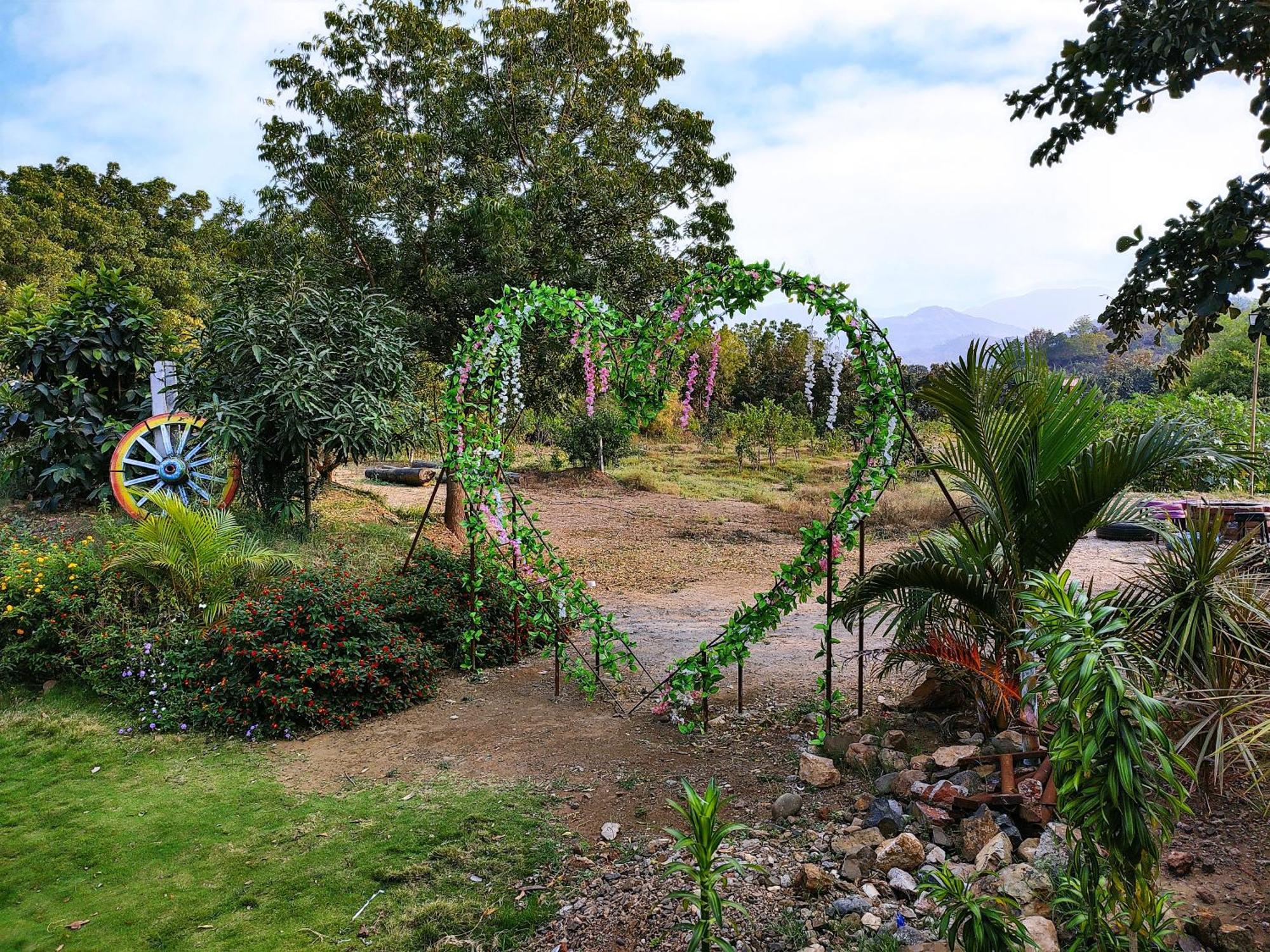 Van Vagdo Resort Rajpipla Bagian luar foto