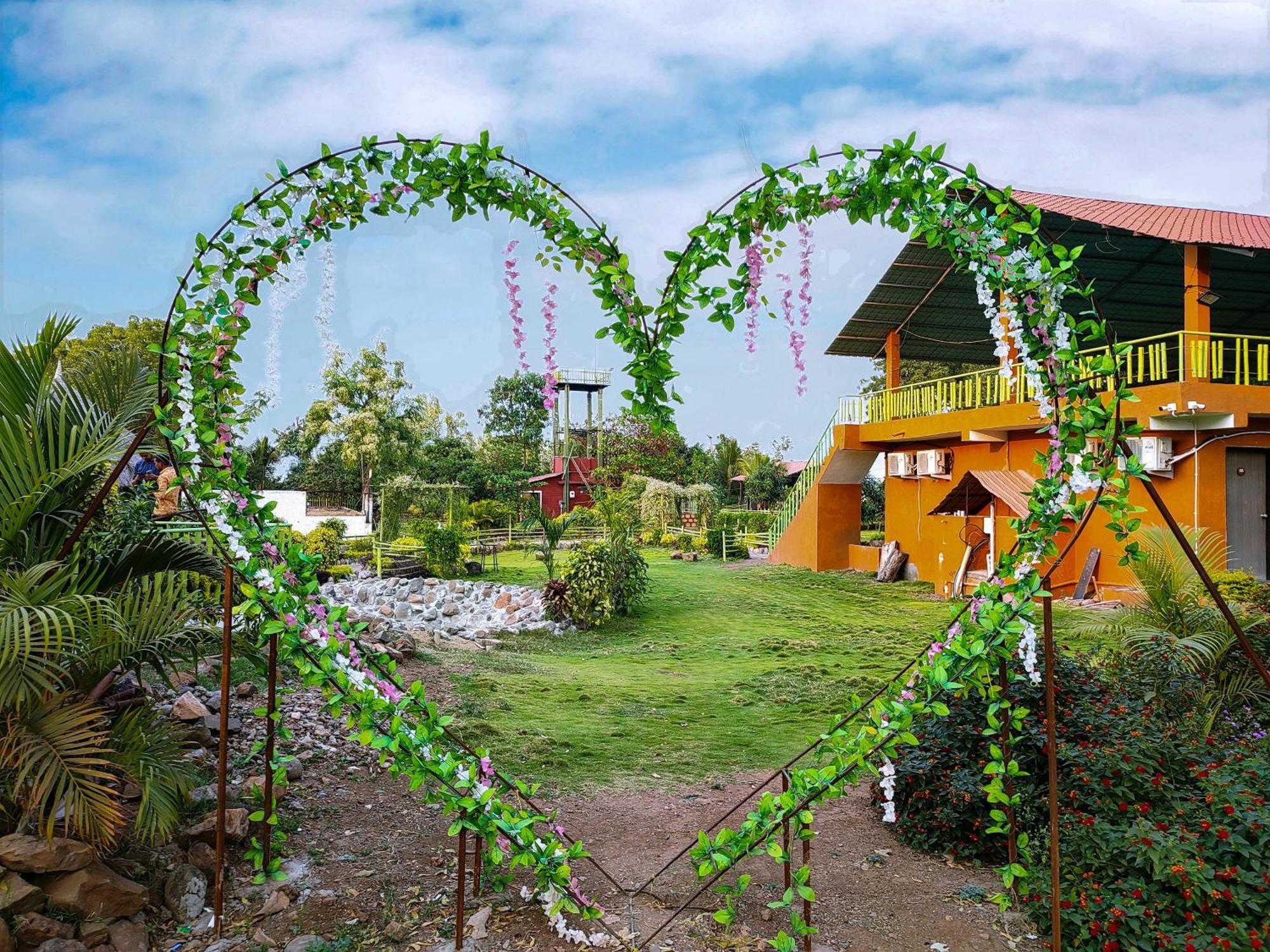 Van Vagdo Resort Rajpipla Bagian luar foto