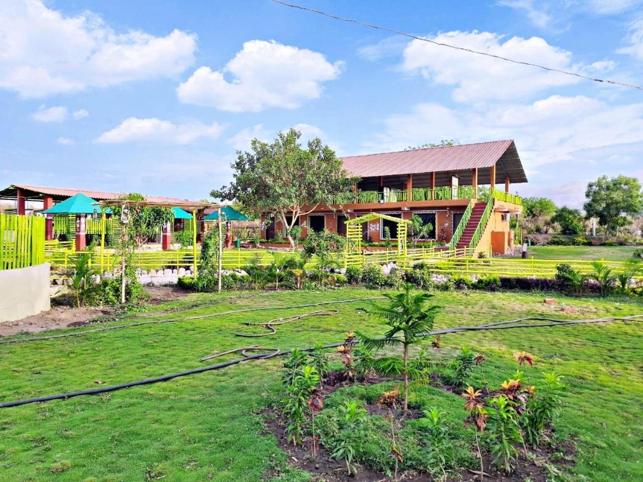 Van Vagdo Resort Rajpipla Bagian luar foto